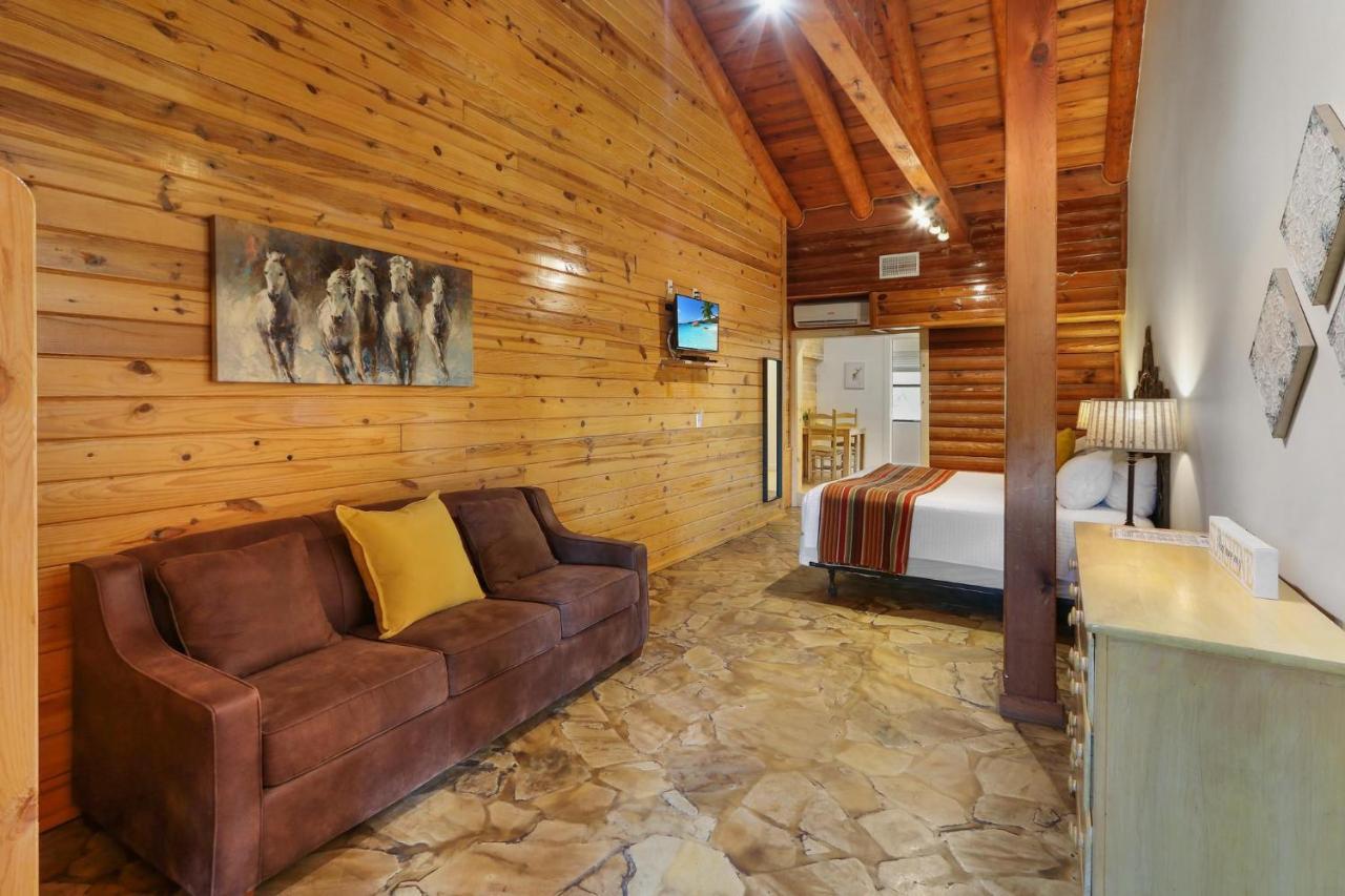 Wimberley Log Cabins Resort&Suites- Unit 3 Luaran gambar